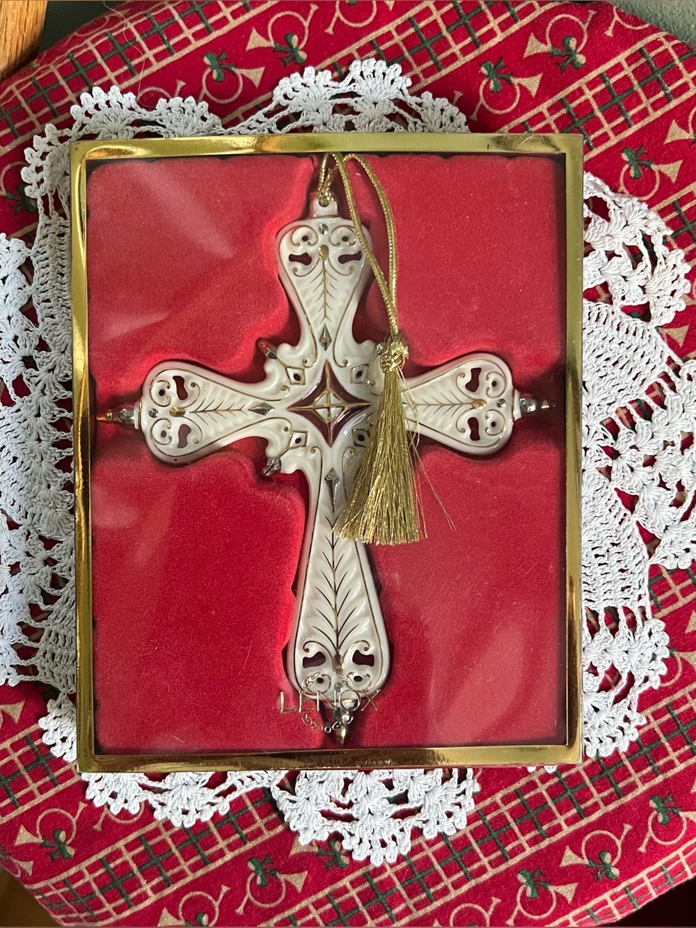 Lenox Porcelain Brocade Cross ornament, Like New in Box.